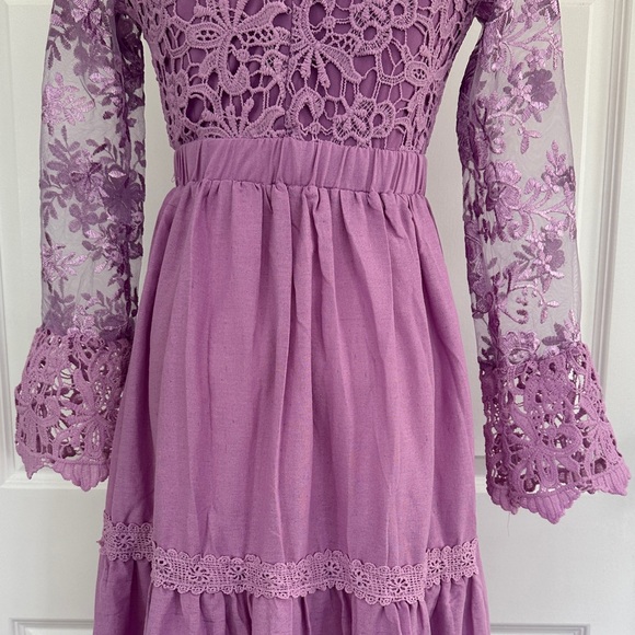Boho Chic Lavender Lace V-Neck Bell Sleeve Cottagecore Tiered Maxi Dress Size S - Picture 11 of 14
